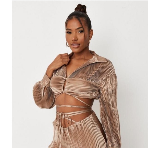Missguided Carli Bybel X Champagne Plisse Wrap Around Cropped Shirt - Picture 1 of 5